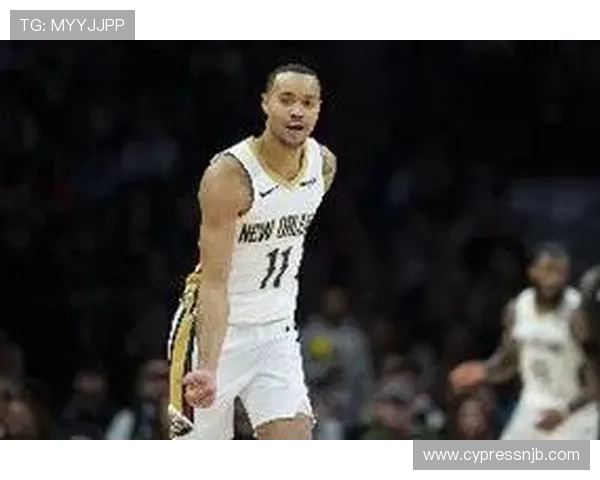 鹈鹕将三年续签双向麦克格温斯